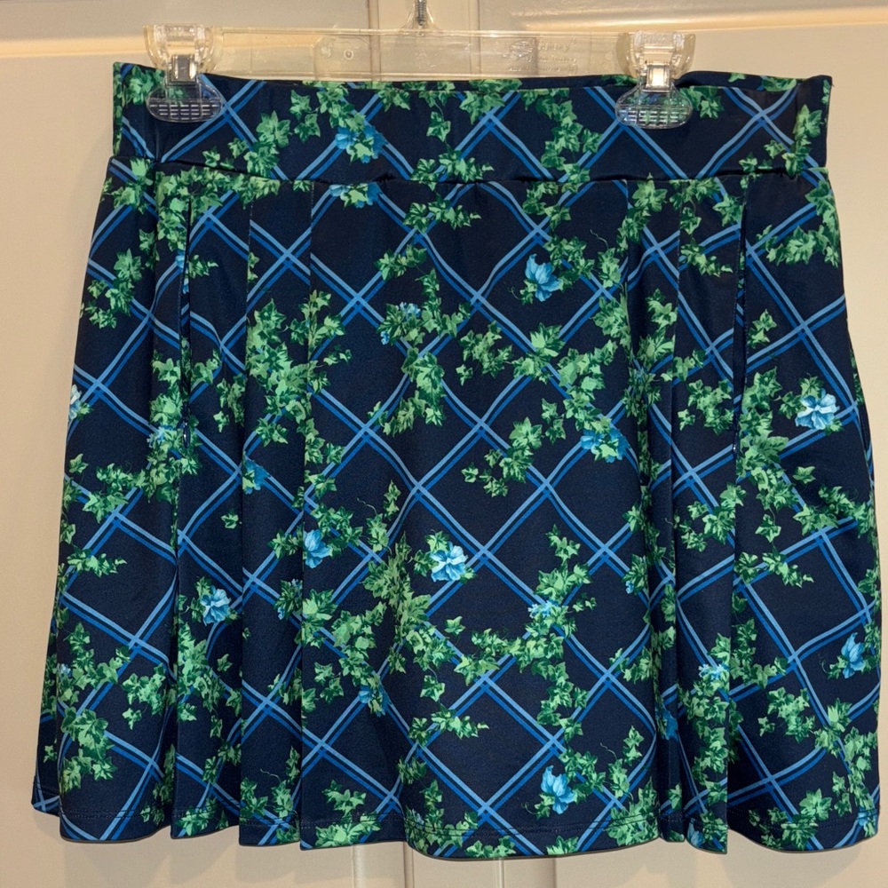 Tuckernuck navy golf skirt